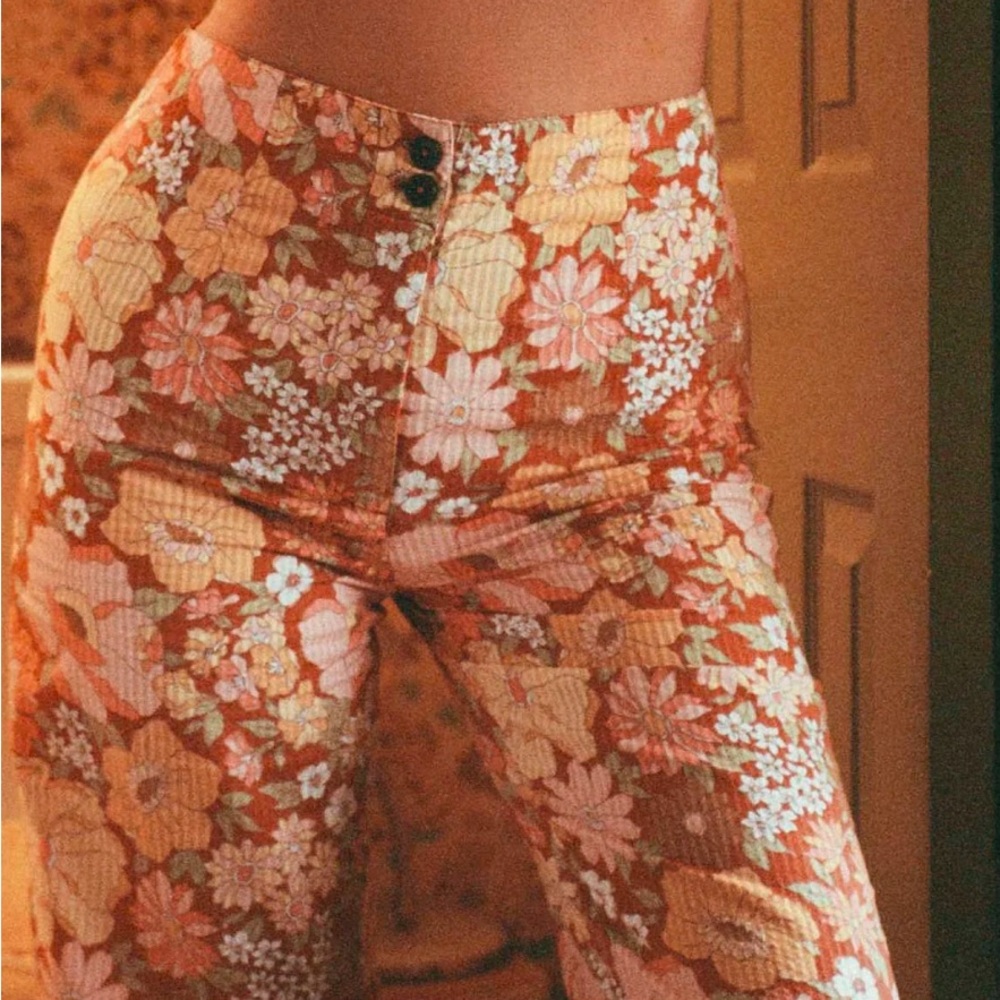 Billabong Salty Blonde Break Point Pants. SO cute!! 🌸🌻